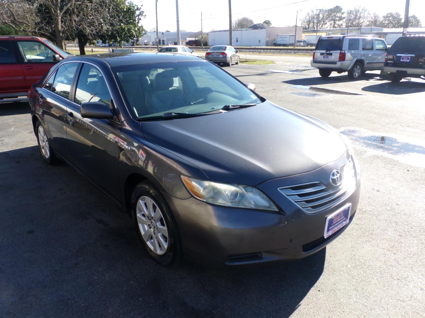 2009 Gray Toyota Camry Hybrid Sedan (4T1BB46K29U) with an 2.4L L4 DOHC 16V HYBRID engine, CVT transmission, located at 5700 Curlew Drive, Norfolk, VA, 23502, (757) 455-6330, 36.841885, -76.209412 - Photo#5